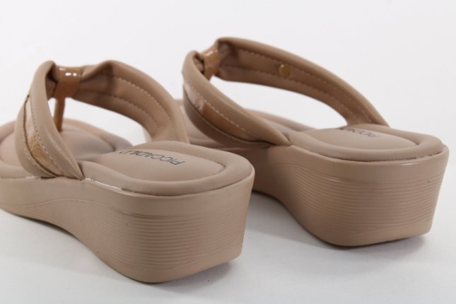 chinelo anabela piccadilly